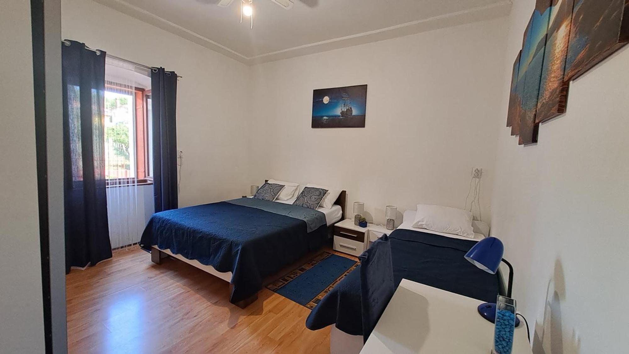 Red Blue With Private Parking And Gray Blue Apartment Pula Exterior foto