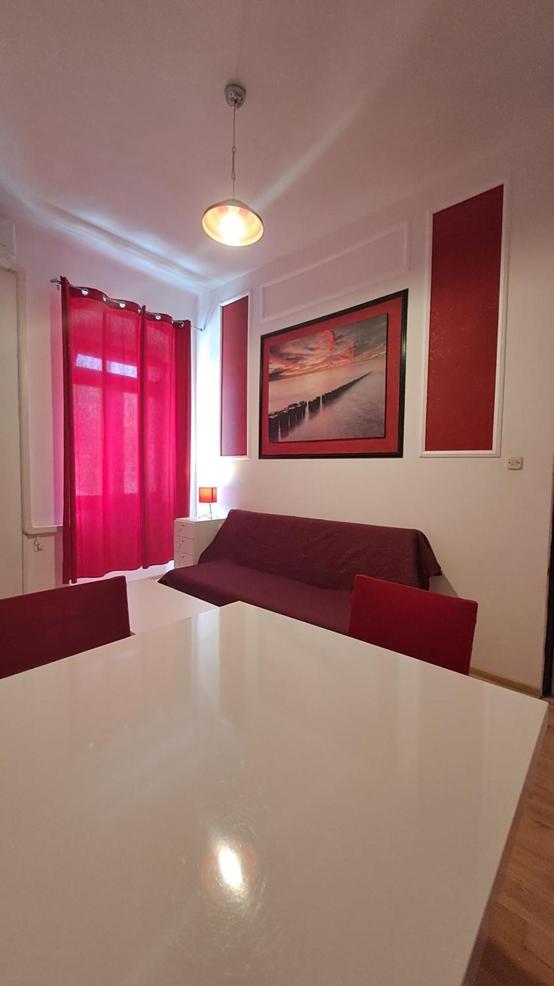 Red Blue With Private Parking And Gray Blue Apartment Pula Exterior foto